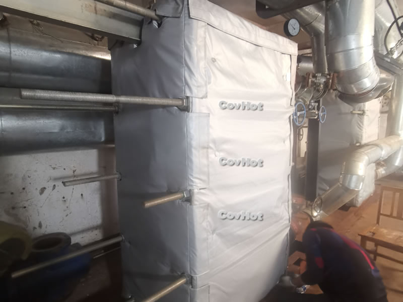 板式<a href=http://tyjinshang.cn/e/tags/?tagname=%E6%8D%A2%E7%83%AD%E5%99%A8%E4%BF%9D%E6%B8%A9 target=_blank class=infotextkey>換熱器保溫</a>,<a href=http://tyjinshang.cn/e/tags/?tagname=%E5%8F%AF%E6%8B%86%E5%8D%B8%E4%BF%9D%E6%B8%A9%E5%A5%97 target=_blank class=infotextkey>可拆卸<a href=http://tyjinshang.cn/e/tags/?tagname=%E4%BF%9D%E6%B8%A9%E5%A5%97 target=_blank class=infotextkey>保溫套</a></a>